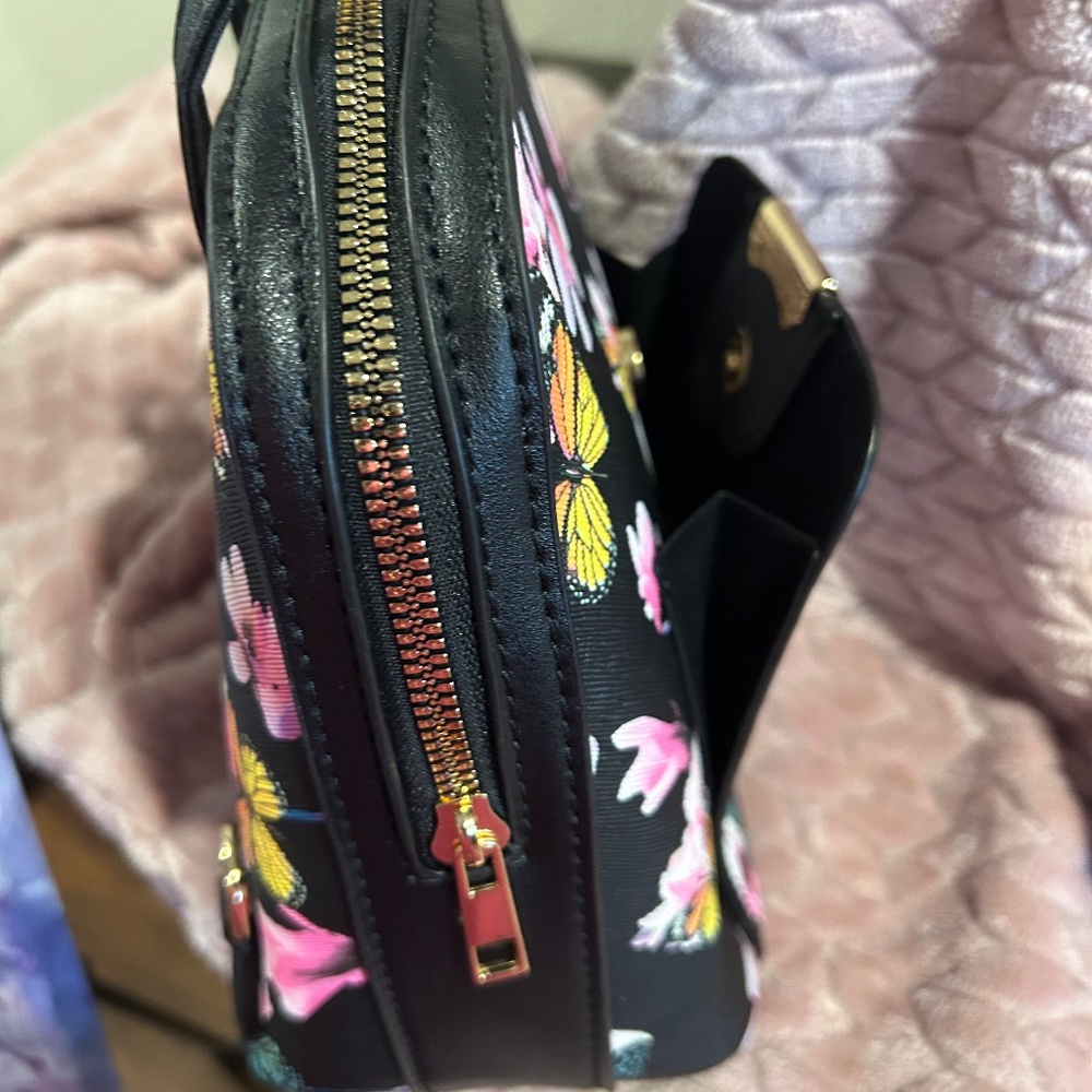 NEW! Small Backpack- Butterfly Pattern Black - Picture 4 of 5